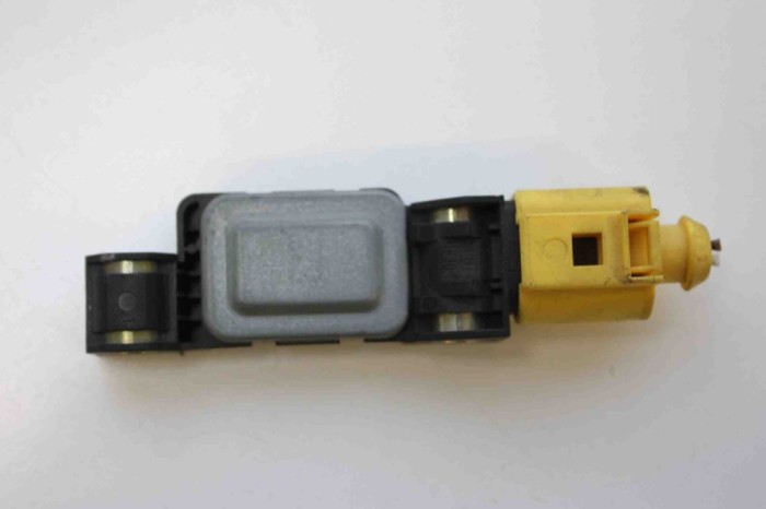 Senzor de impact lateral dreapta AUDI A6 4B2, C5 2003 OEM: 4B0959643C0231A0FP9N79280203 | 1764764