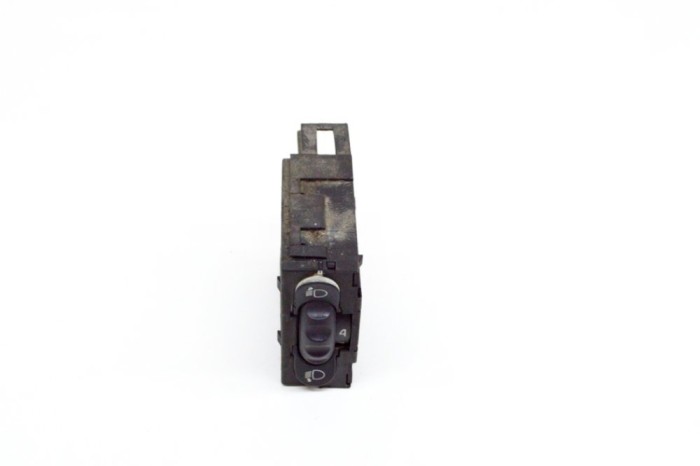 Comutator de reglare &icirc;nălțime faruri RENAULT MASTER II Furgon FD 2006 OEM: 7700841235,8200060042 12899202