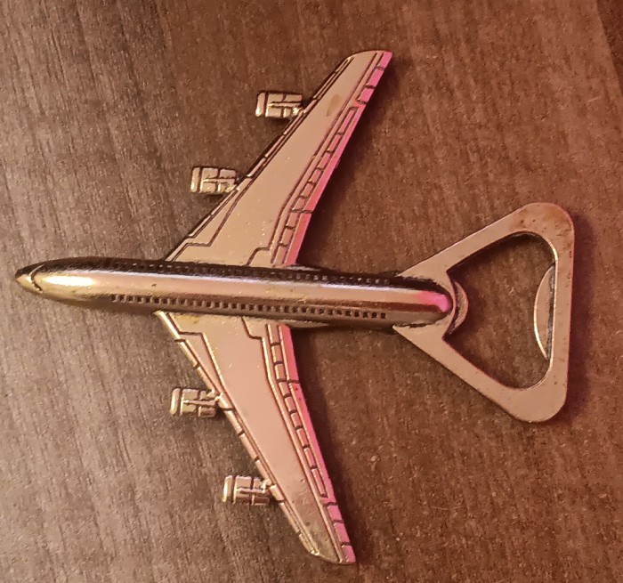 D2 - Magnet frigider - tematica aviatie - avion - desfacator bere - 1