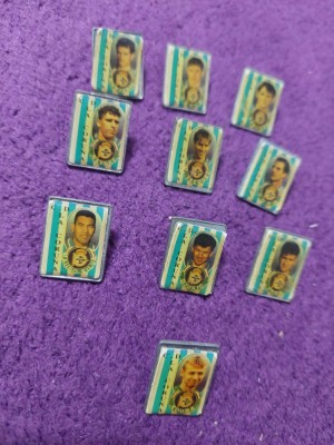 Lot 10 insigne vechi fobalisti celebri,insinga echipa de fotbal CD.LA CORDUNA foto