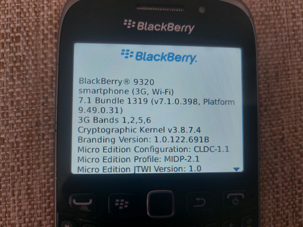 Smartphone Rar Blackberry Curve 9320 Black Liber retea Livrare gratuita!