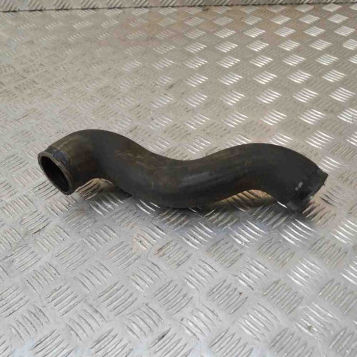 Furtun intercooler dreapta VOLVO V70 II SW 2007 OEM: 30766441