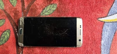 SAMSUNG S7 Edge . DISPLAY SI SPATE SPART , NU FUNCTIONEAZA ! foto