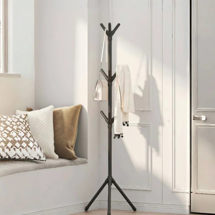 Cuier vertical metalic 166 cm cu agatatori multiple