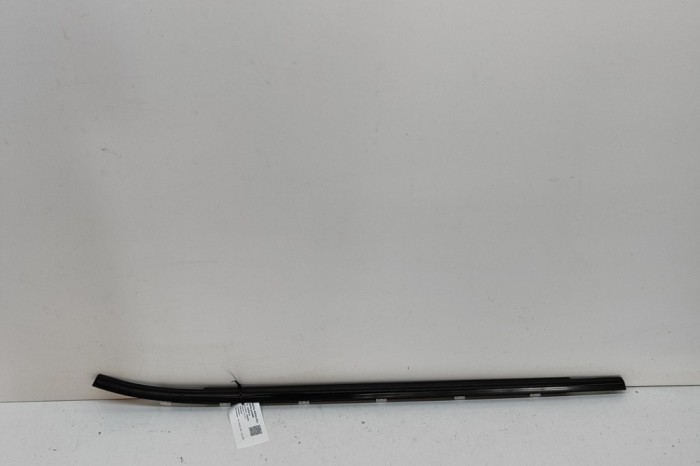 Chedar geam ușă dreapta spate KIA EV6 CV 2021 OEM: 83220-CV000 26554143