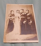Poza - fotografie veche, perioada regala romaneasca - foto studio NUNTA mirele si nasul ofiteri romani in tinuta de gala - fotografie datata anul 1937