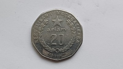 Madagascar- 20 ariary 1999 foto