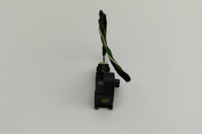 Senzor de impact dreapta față MERCEDES-BENZ C W205 2017 OEM: A2139051300 30396584