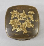 Cutiuta din bronz decorata cu elemente florale. cca. 1900