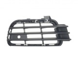 Grila bara fata VW Touareg (7P5), 04.2010-07.2014, Dreapta, 7P68546629B9, 958227-2 cu gauri pentru senzori de parcare