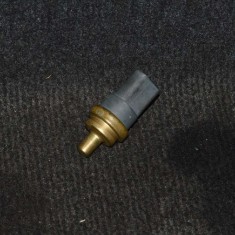 Senzor de temperatură VW TOUAREG 7P5 2014 OEM: 06A919501A