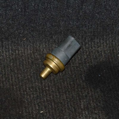 Senzor de temperatură VW TOUAREG 7P5 2014 OEM: 06A919501A foto