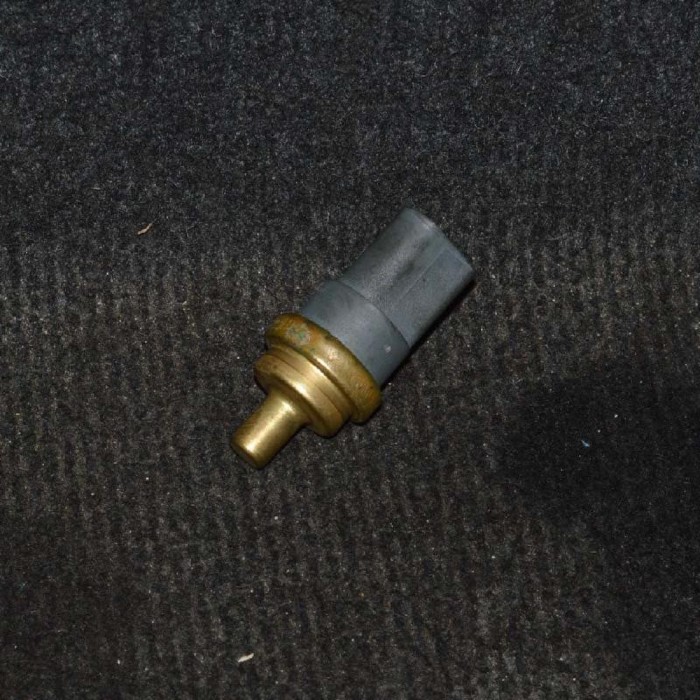 Senzor de temperatură VW TOUAREG 7P5 2014 OEM: 06A919501A