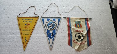 FANION STEAUA , GLORIA RESITA SI ROMANIA ITALIA , LOT 3 BUCATI . foto