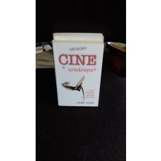 CINE TE URMARESTE? - JOHN GIBB