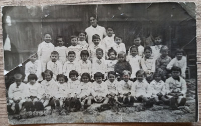 Copii de gradinita cu profesoara, 1939// fotografie tip CP foto