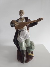 BIBELOU CHINEZ CU MANDOLINA (23 cm)