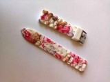 Cumpara ieftin Curea de ceas alba cu model floral, din silicon, cu telescoape
