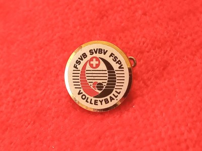 Insigna sport-Volei- Federatia de Volei din ELVETIA foto