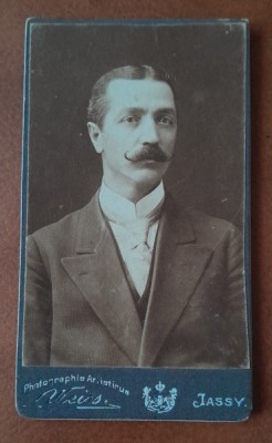 Fotografie tip CDV, barbat cu mustata, Constantin M. Gherghina, sfarsit de secol XIX foto