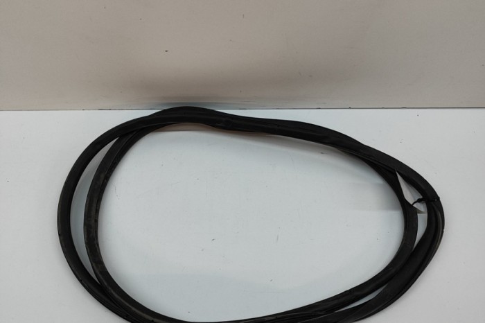 Garnitura ușă dreapta față MITSUBISHI LANCER VIII CY_A, CZ_A 2008 OEM: 5725A034 | 30427444