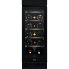 Racitor de vinuri incorporabil AEG AWUS018B7B, 56 l, 18 sticle, Clasa G, Negru mat