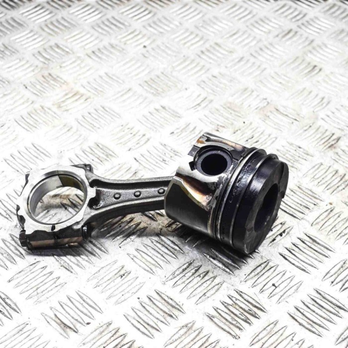 Piston OPEL ASTRA J 2010 OEM: 97376220,98428376