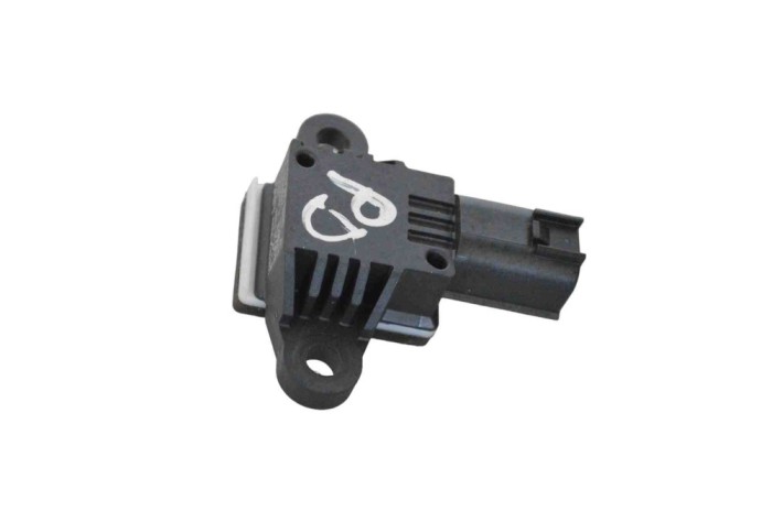 Senzor de impact dreapta față FORD PUMA J2K, CF7 2021 OEM: GN15-14C676-AA | 25149866