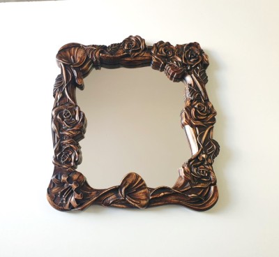 Oglinda sculptata in lemn de tei foto