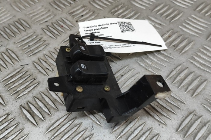 Buton geam ușă dreapta față MITSUBISHI 3000 GT Coupe Z1_A 1990 OEM: MB766828 28885036