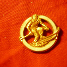 Insigna sportiva interbelica - Schior , fara ac , metal si email ,d=2cm