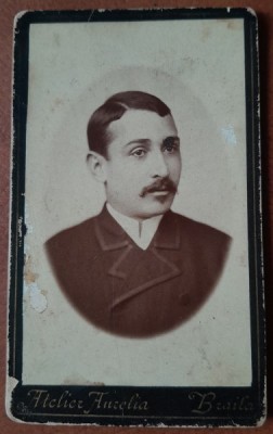 Fotograf tip CDV, barbat cu mustata, perioada interbelica foto