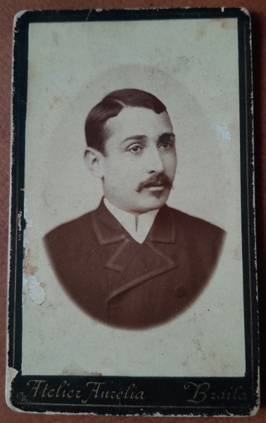 Fotograf tip CDV, barbat cu mustata, perioada interbelica