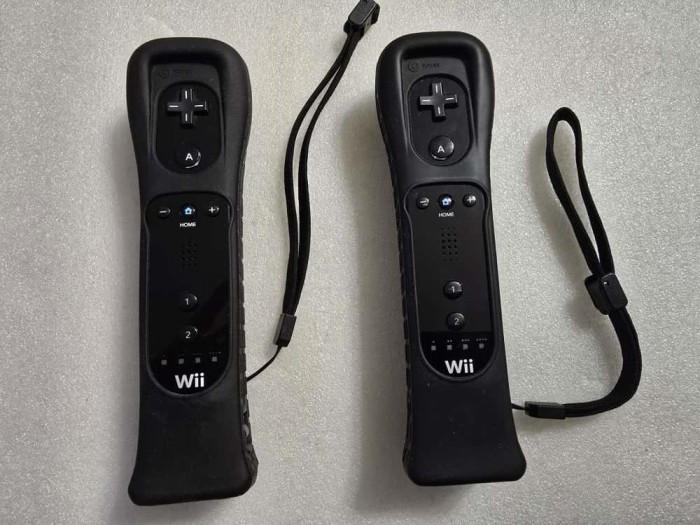 Kit Controller Nintendo Wii RVL-003 huse + Motion Plus + curele de prindere