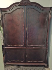 Dulap Vintage (argintar, lemn masiv cu furnir de nuc)