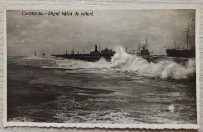 Constanta, digul batut de valuri// CP foto