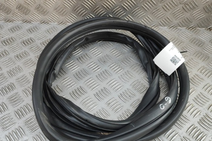 Garnitura ușă dreapta spate HONDA e:Ny1 2024 OEM: 72825-31A-H01 | 31927977