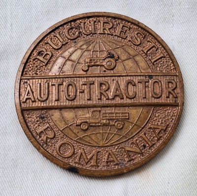 AUTO-TRACTOR Bucuresti Romania medalie anii 1970 - RARA foto