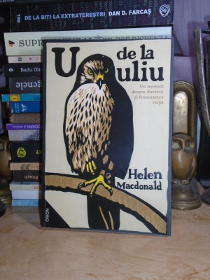 HELEN MacDONALD - U DE LA ULIU , 2021 # foto