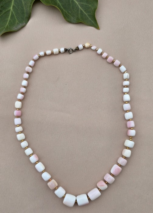 COLIER VINTAGE QUEEN CONCH SHELL ROZ
