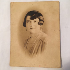 Fotografie veche portret de femeie, anii 20, 9x7 cm, Romania