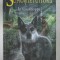 SUPRAVIETUITORII , CADEREA INTUNERICULUI , IN TOIUL NOPTII , CARTEA A VIII - A de ERIN HUNTER , 2021