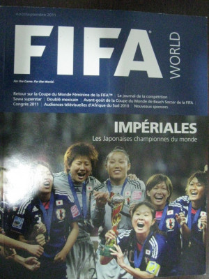 Revista de fotbal - FIFA world (august/septembrie 2011) foto