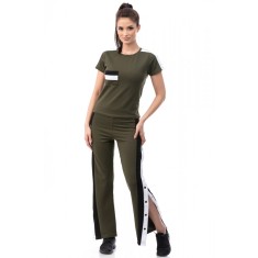 J917-14 Trening cu tricou si pantaloni aceesorizati cu capse