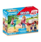 Cumpara ieftin Playmobil City Life - Set Invatatoare si copii in carucior