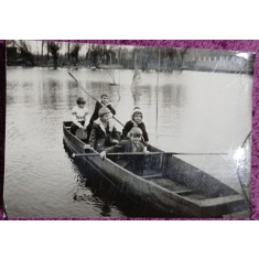 Fotografie, Copii cu barba pe lac, 1973