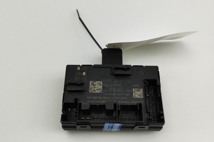 Modul de control ușă st&acirc;nga față SKODA OCTAVIA III Combi 5E5 2013 OEM: 5Q4959593,2840949912300 | 30308139