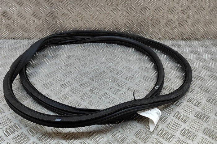 Garnitura ușă st&acirc;nga față CITRO&Euml;N C3 III SX 2023 OEM: 9813059580 | 23880349