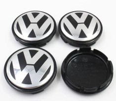 Set 4 Capace centrale pentru jante de aliaj cu logo VW 65mm NEGRE