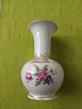Portelan Bavaria Elfenbein, deosebita vaza cu decor floral